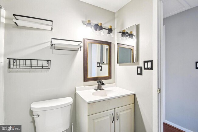 Building Photo - 9717 Hellingly Pl