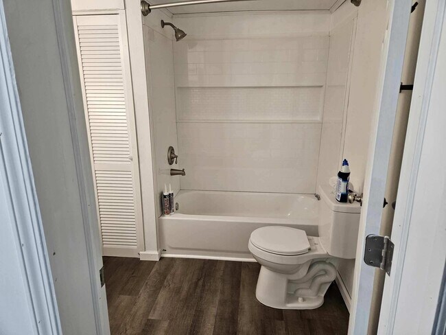 Building Photo - 6711 Vincent Hill Rd