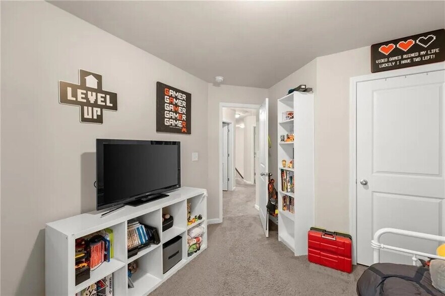 Building Photo - Room in Townhome on Chatham Ridge Dr