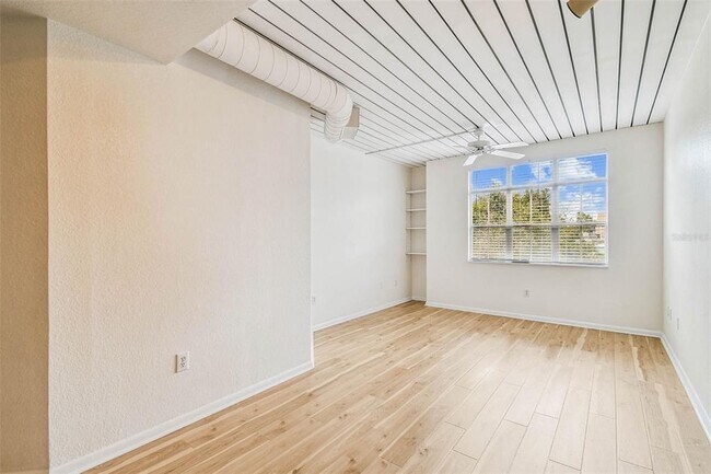 Building Photo - 2331 W Horatio St