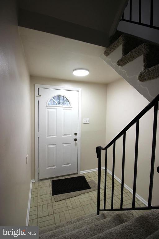 Building Photo - 7765 Brandeis Way