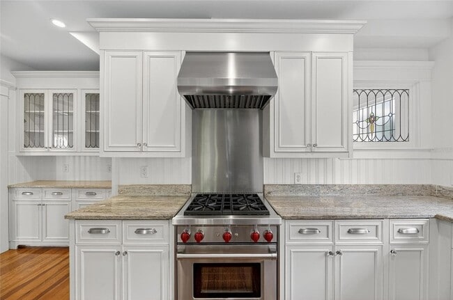 Building Photo - 3003 W Harbor View Ave