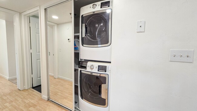 Building Photo - 525 S 900 E