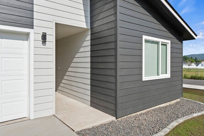 Primary Photo - ZERO-STEP Rancher for Rent in Spokane Valley!