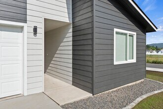 Building Photo - ZERO-STEP Rancher for Rent in Spokane Valley!