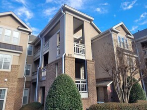 Building Photo - Waterfront - 2 Bed/2 Bath Condo - Pier 33 - Alley Kitchen - Fireplace - Washer/Dryer Included - C...