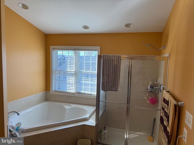 Building Photo - 25505 Oak Medley Terrace