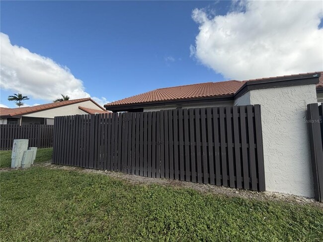 Building Photo - 15285 SW 45th Terrace