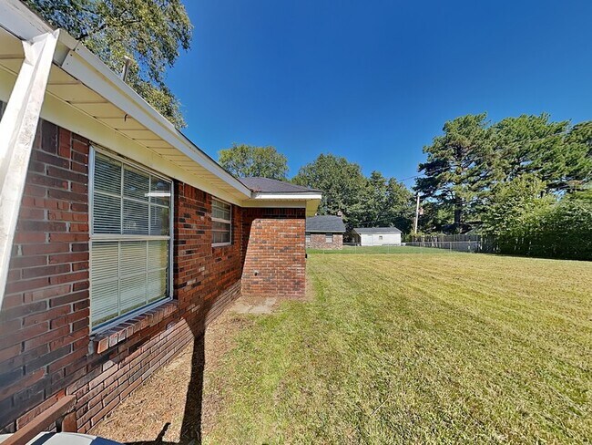 Building Photo - 3328 Shuster Cove