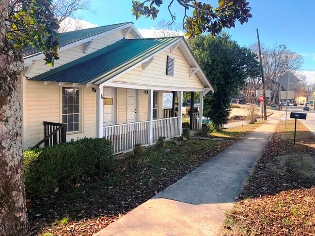 Building Photo - 232 E Main St
