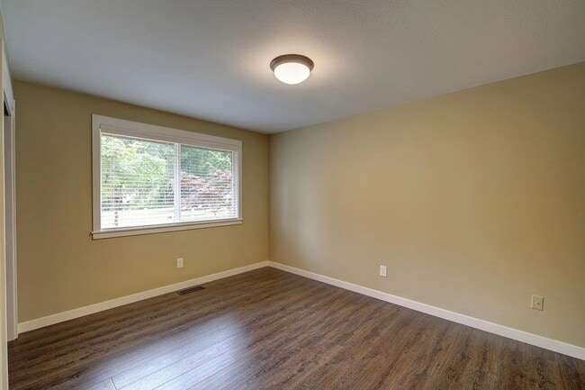 Building Photo - 3bd/2ba Federal Way House