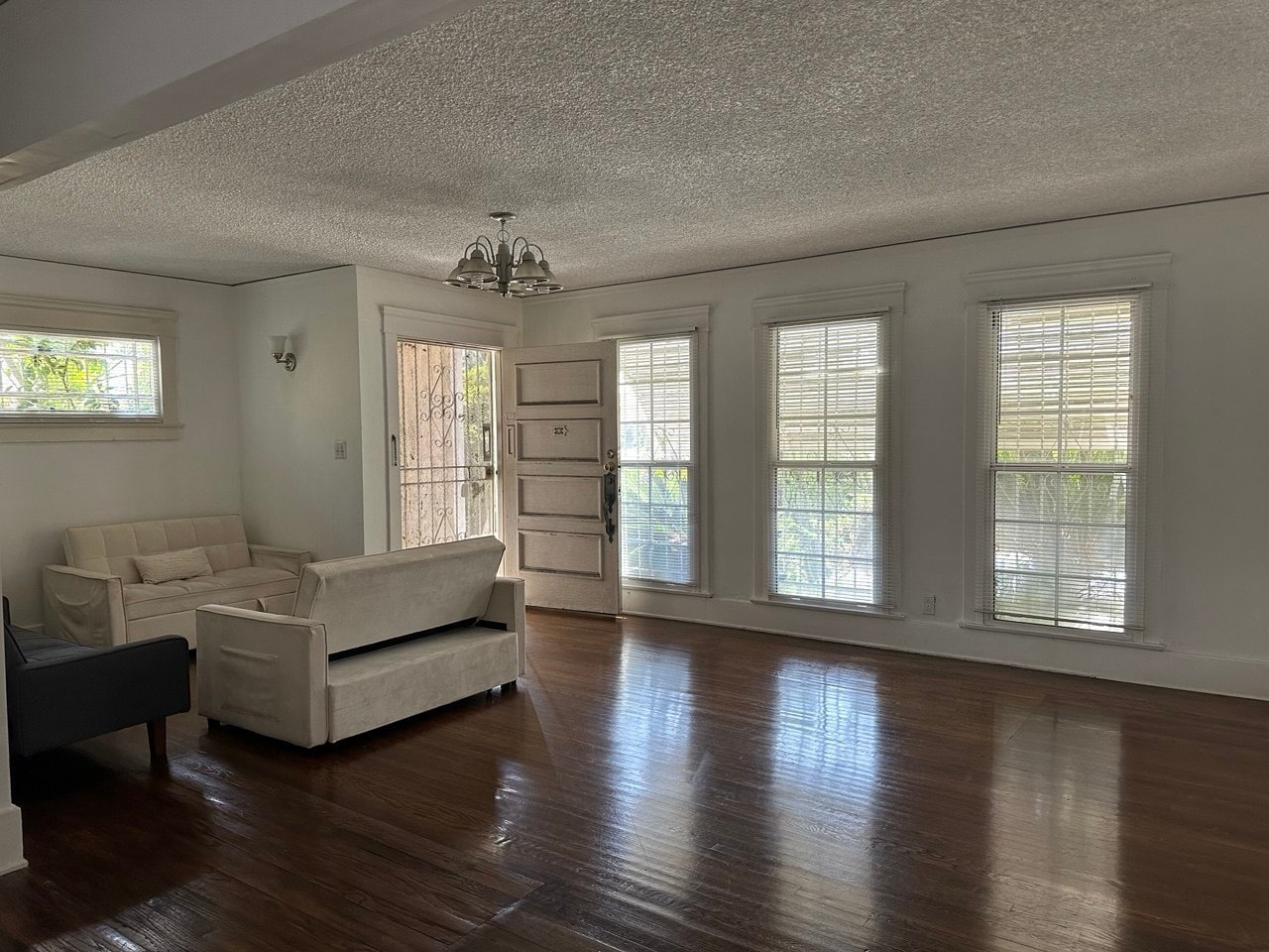 living room and entry way - 120 N Berendo St