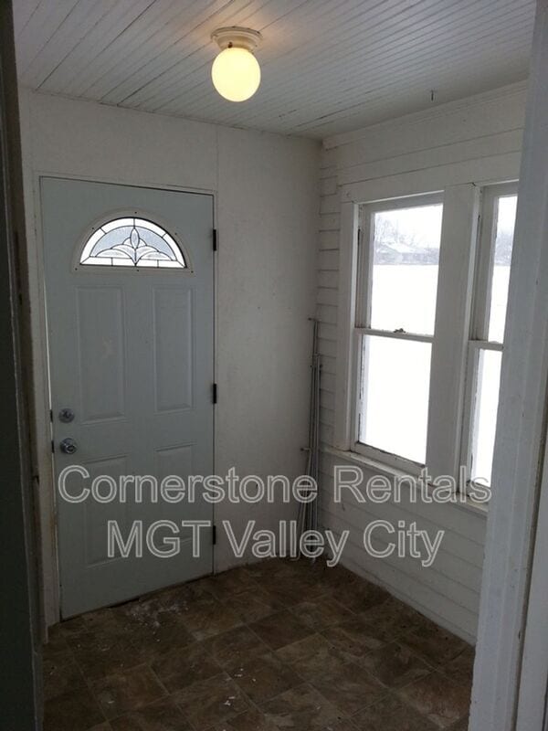 Building Photo - 309 College St SE