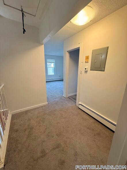 Building Photo - 44 Vale St