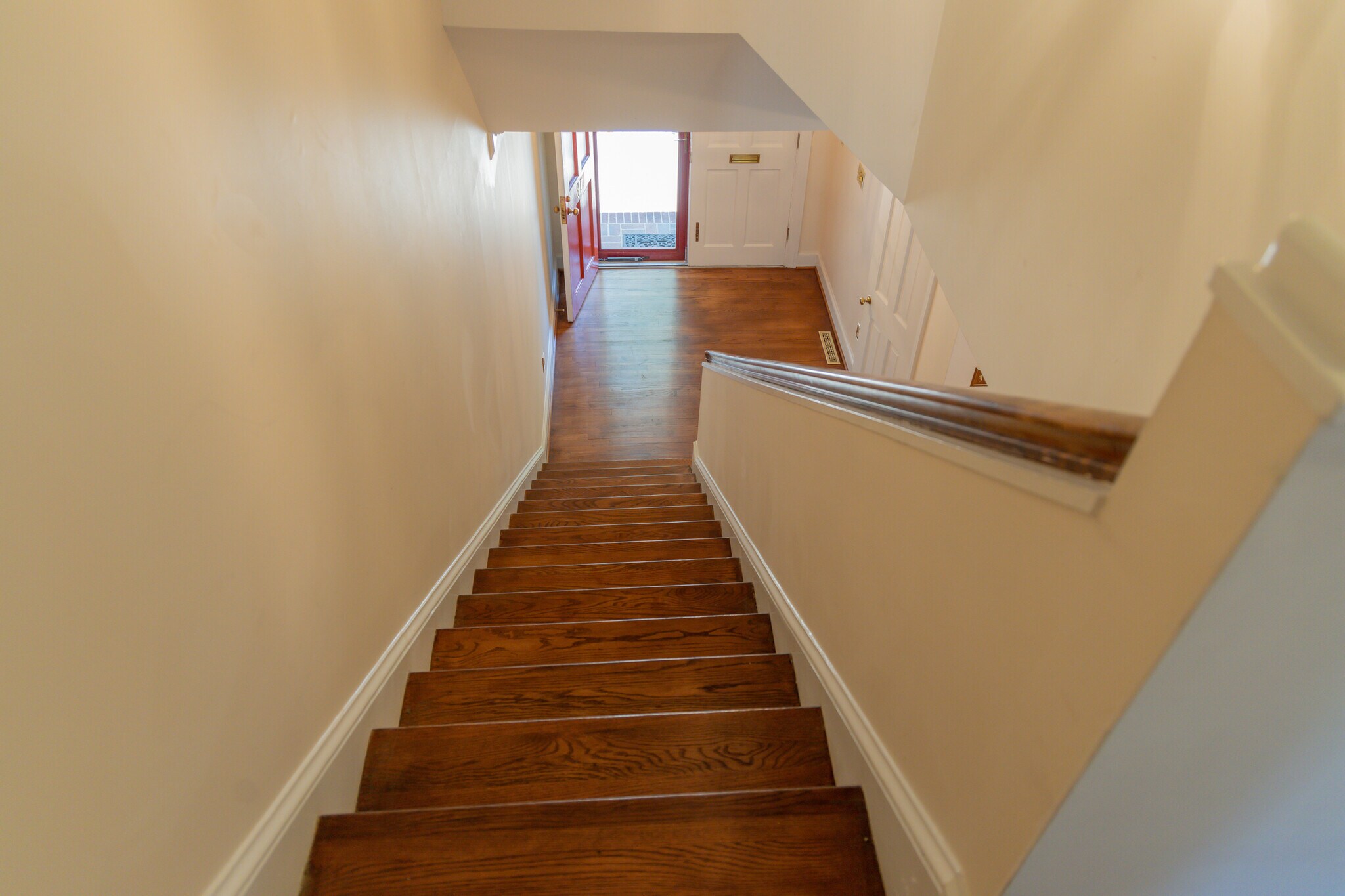 Building Photo - 817 Botetourt Gdns
