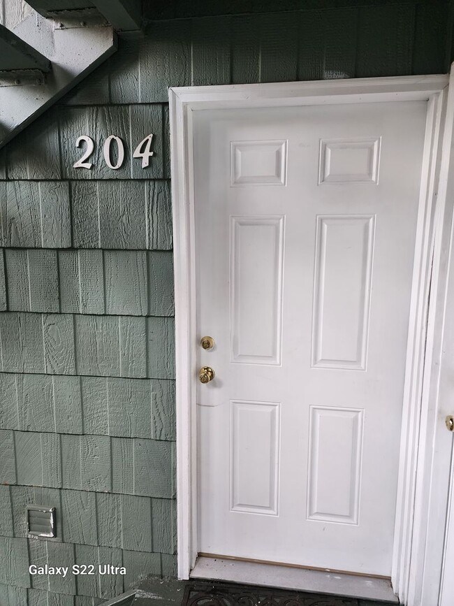 Building Photo - 3430 I St NE