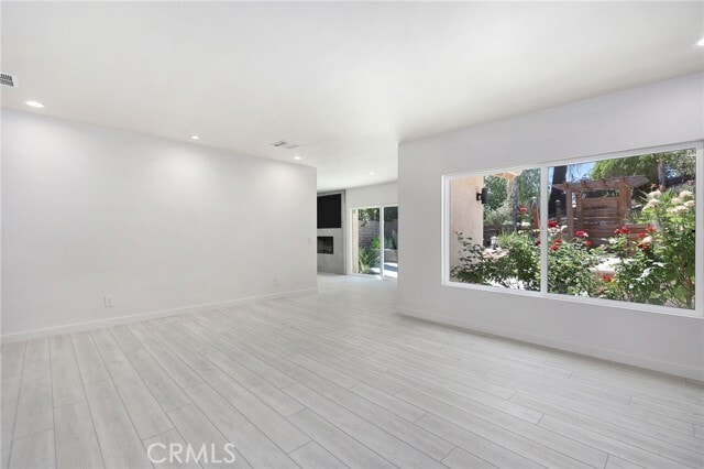 Building Photo - 5047 Orrville Ave