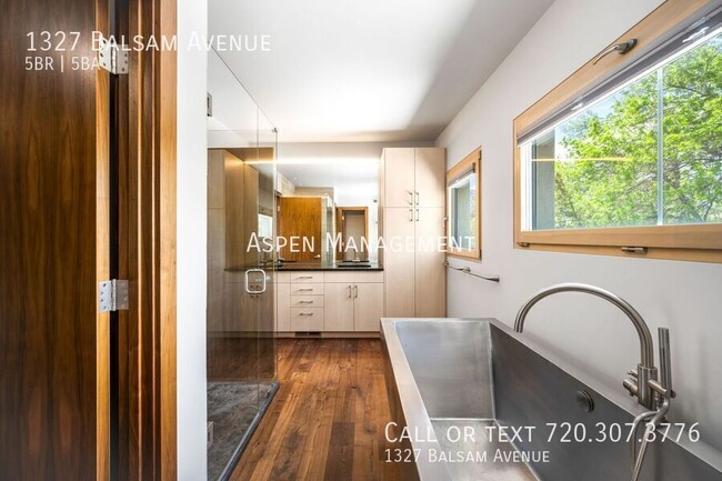 Building Photo - 1327 Balsam Ave