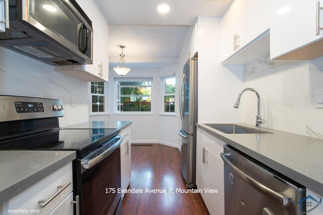 Building Photo - 175 Evandale Ave