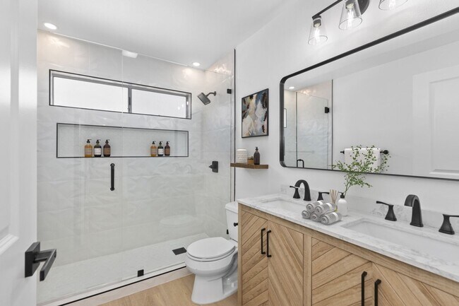 Building Photo - 6910 Eberhart St