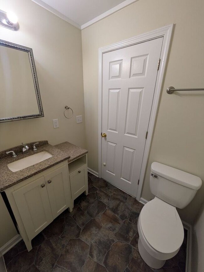 Building Photo - 3BD/2BA Single Family Home in Hickory, NC