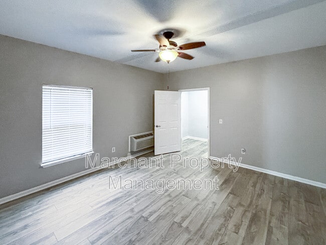 Building Photo - 317 Hunter Rd