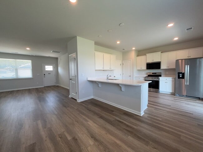 Building Photo - 306 Salvia St