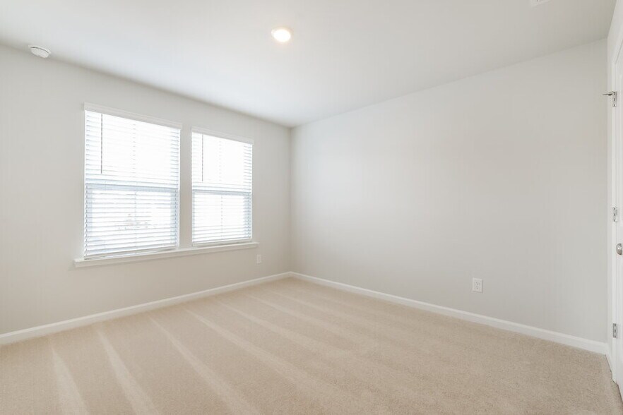 Building Photo - 3174 Bronte Ct