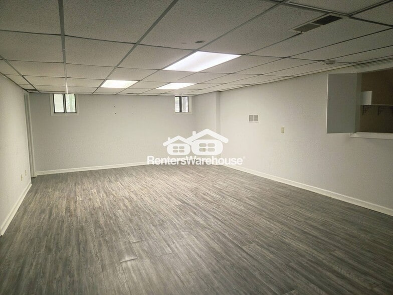 Building Photo - 4486 Poplar Terrace