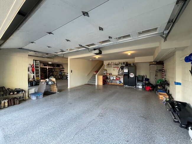 Building Photo - 4 Bedroom Home in Awbrey Butte Neighborhood – Unfurnished, Short Lease