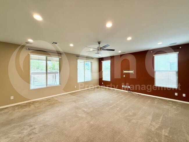 Building Photo - 4051 E Mesquite St