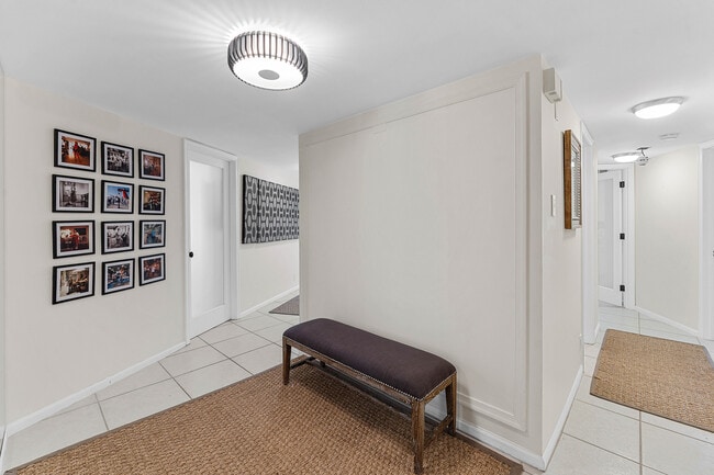 Building Photo - 5420 N Ocean Dr