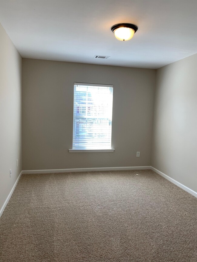 Building Photo - 946 Old Forester Ln