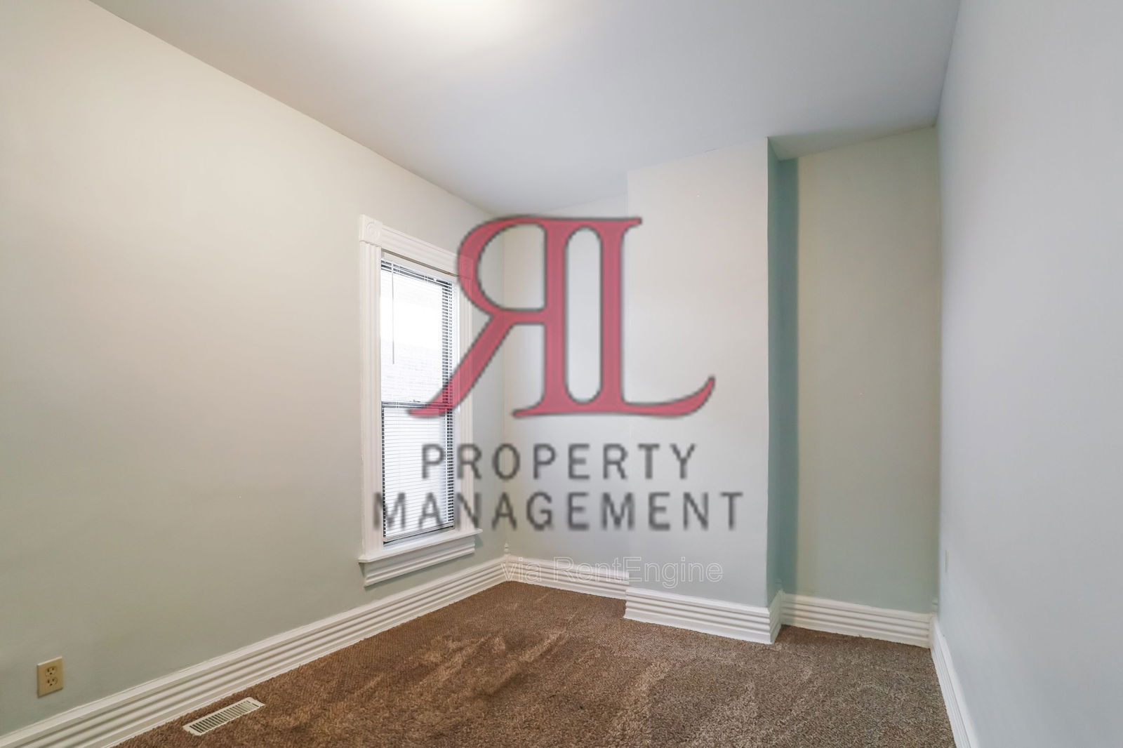 Building Photo - 181 E 1st Ave