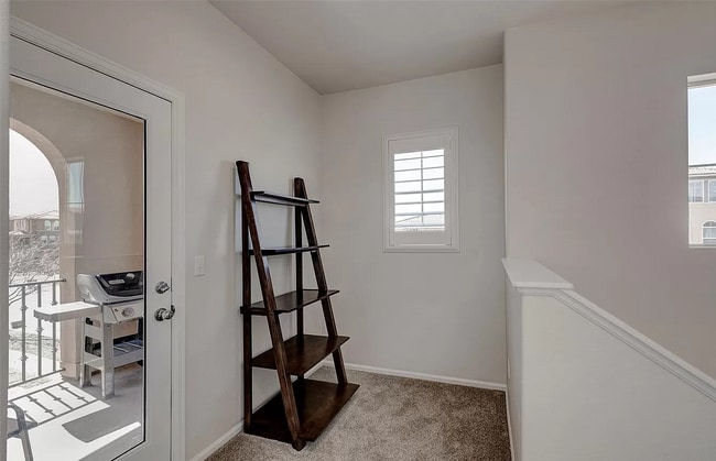 Building Photo - 9420 Loggia St