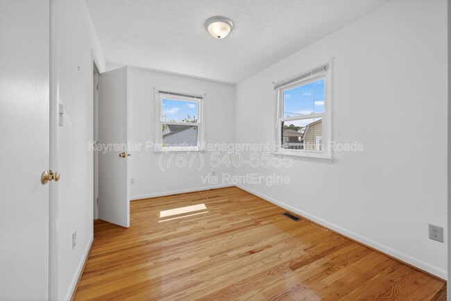 Building Photo - 204 Cleopatra Ct