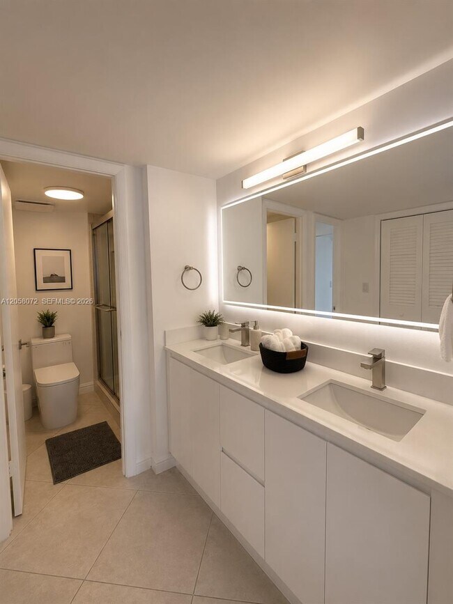 Building Photo - 5838 Collins Ave