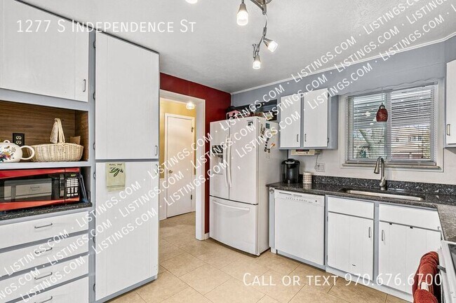 Building Photo - 1277 S Independence St