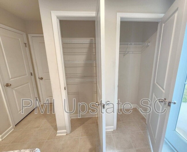 Building Photo - 236 Lily Park Way