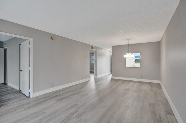 Building Photo - 1541 S Ocean Blvd