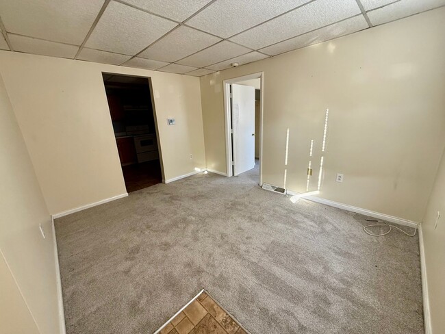 Building Photo - Hopewell - 1 Bedroom 1 Bath apartment on B...