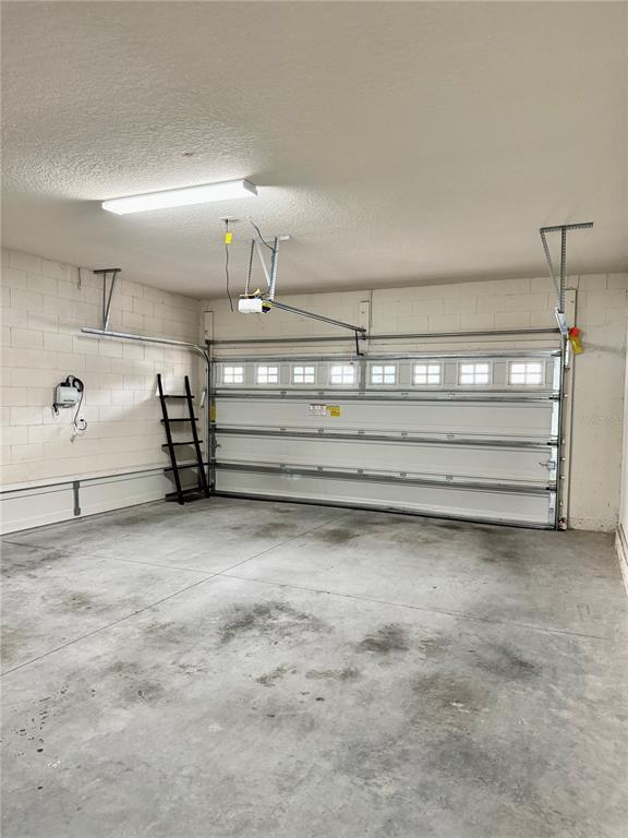 Building Photo - 2504 Amati Dr