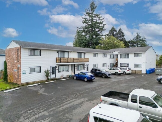 Building Photo - Remodeled 2 bedroom! $1000 VISA GIFTCARD AT MOVE IN, JUST IN TIME FOR THE HOLIDAYS!