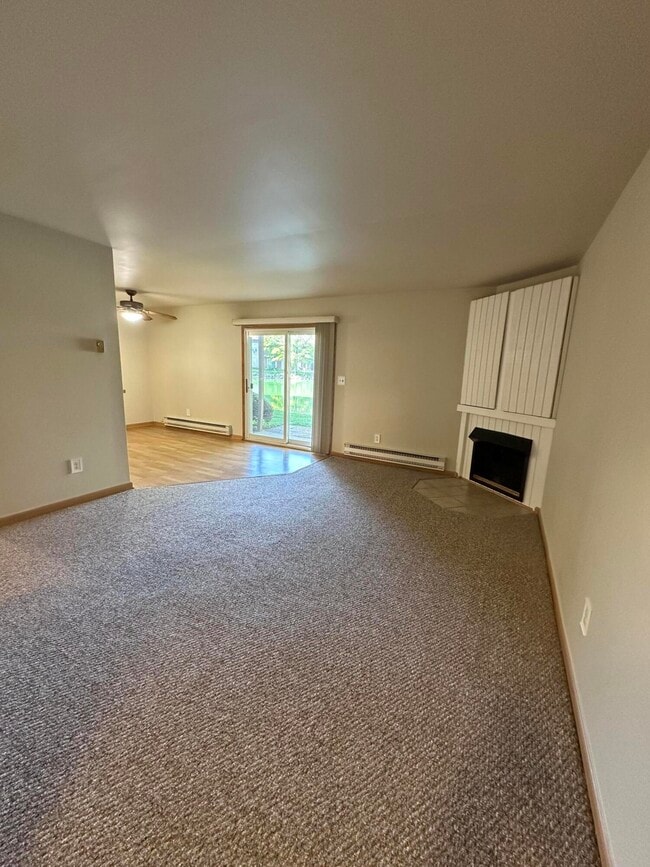 Building Photo - 7605 Woodview St