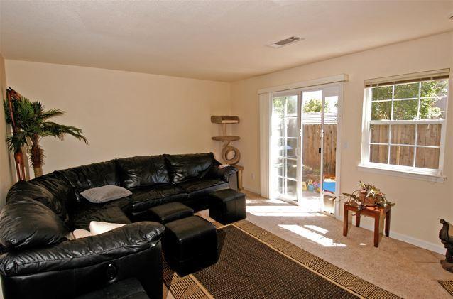 Building Photo - 1077 Burton Dr
