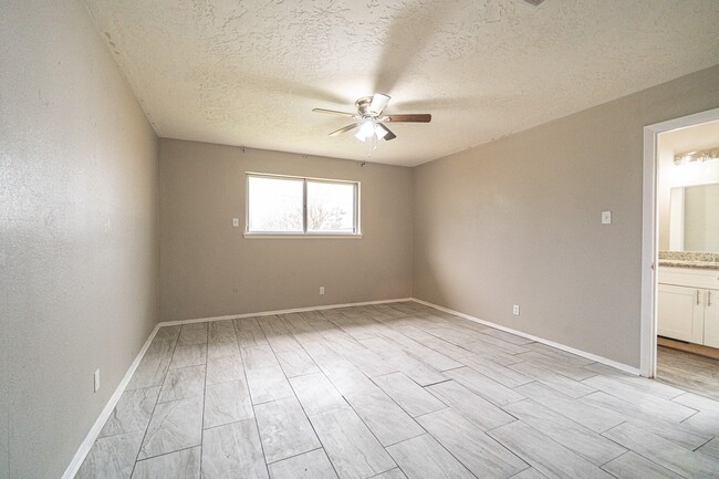 Building Photo - 7406 Baneway Dr