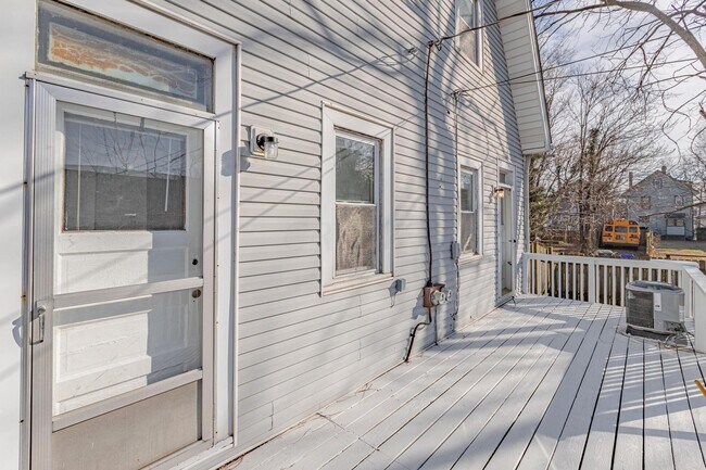 Building Photo - 2463 Findley Ave