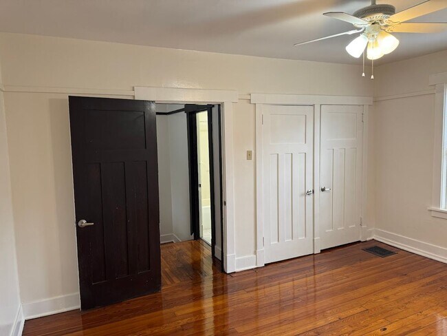 Building Photo - 1651 Chislett St
