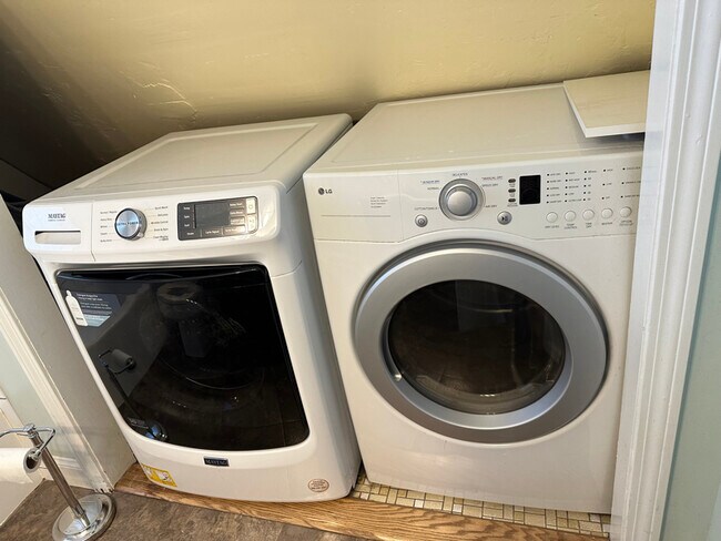 Building Photo - 71 Garfield St