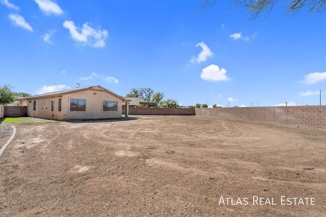 Building Photo - 3284 E Powell Ct